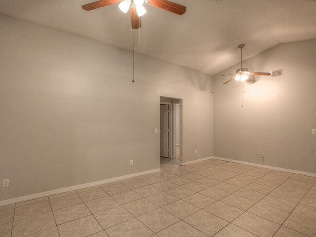 Building Photo - 1316 Whitewood Way