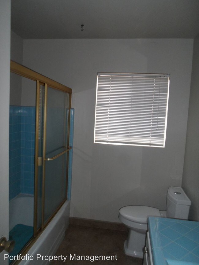 Building Photo - 2611 Bishop Dr