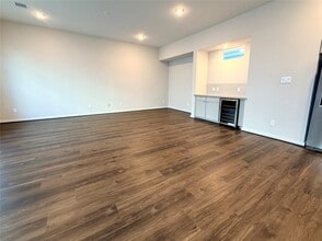 Building Photo - 5815 Fairdale Ln