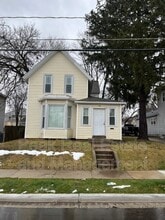 Building Photo - 1154 Prospect Ave SE