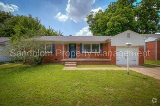 Building Photo - 2658 S Vandalia Ave