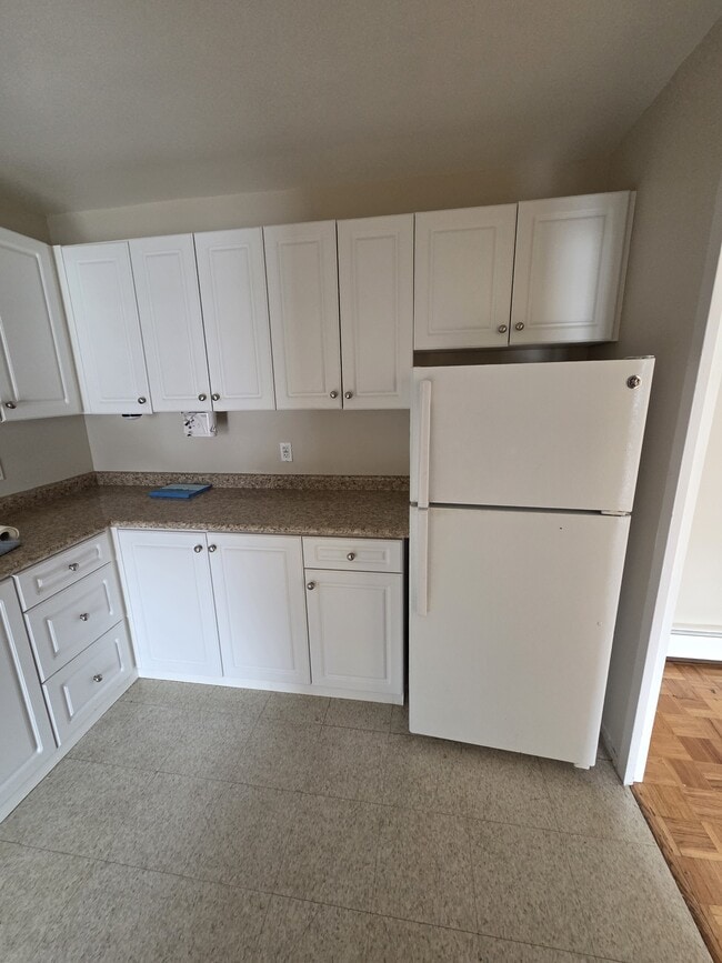 Building Photo - 1061 Queen's Blvd