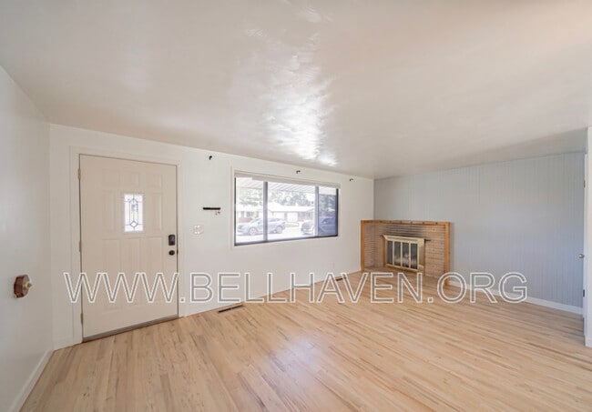 Building Photo - 618 Davidson Dr