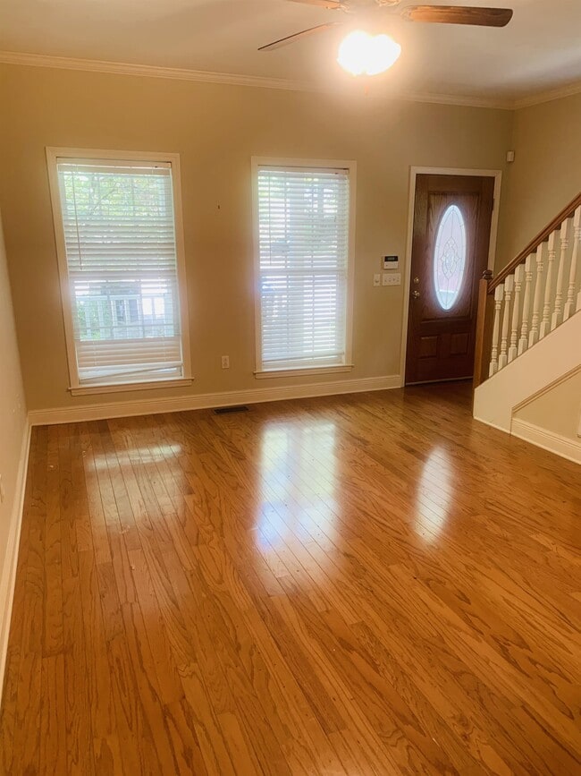 Photo - 517 Lee Cove House