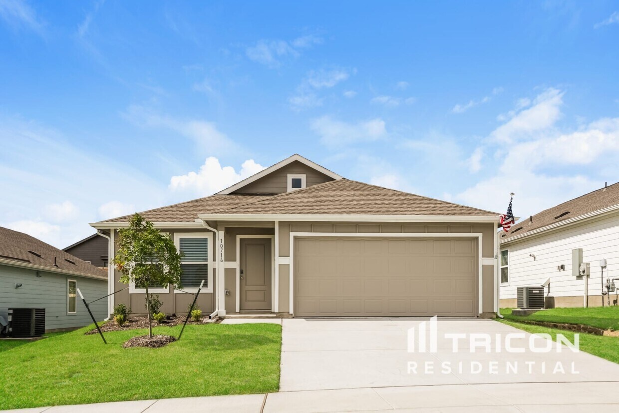Foto principal - 10716 Cowhide Ln