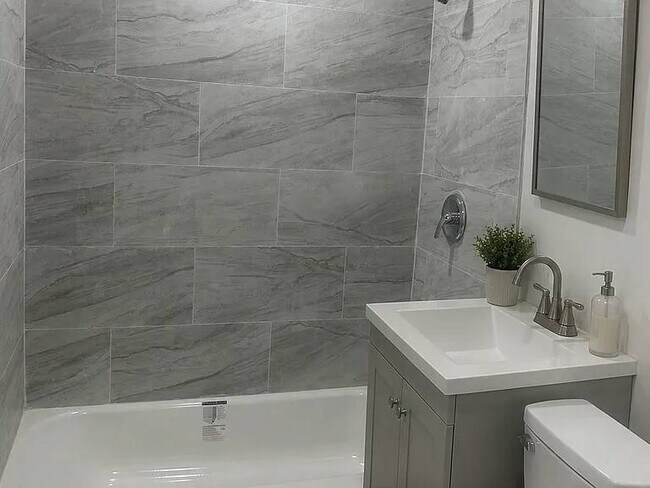 Foto del edificio - 637 Briarcliff Cir