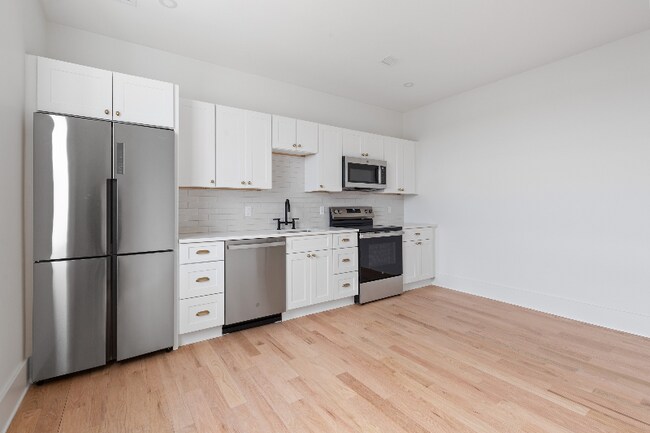 Building Photo - 31 Hope St