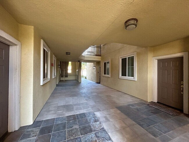 Foto del edificio - Nice condo located in Balboa Park. Water/Sewer/Garbage included