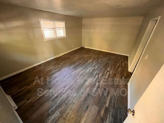 Foto del edificio - 2032 S Delaware