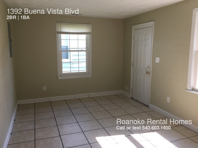 Foto del edificio - 1392 Buena Vista Blvd SE