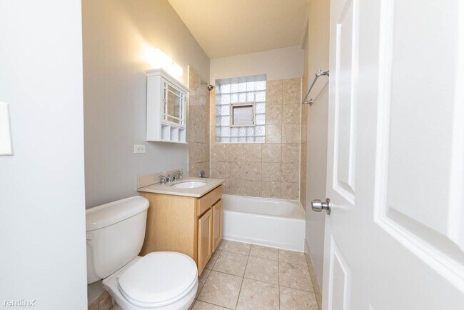 Foto del edificio - 2 br, 1 bath Condo - 2021 N Leavitt St