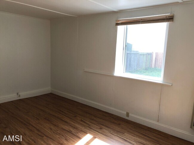 Building Photo - Studio, 1 bath House - 1547A Balboa St.