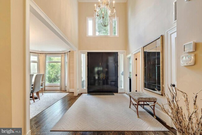 Foto del edificio - 6698 Glenbrook Rd