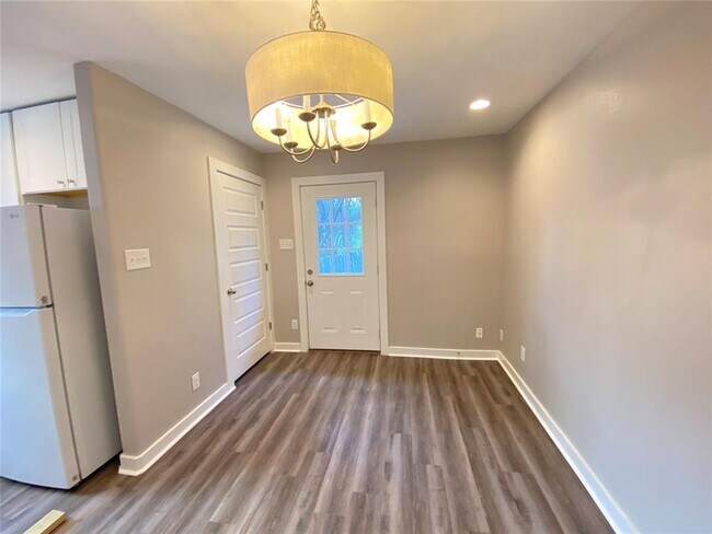 Foto del edificio - 6402 Auburn Dr