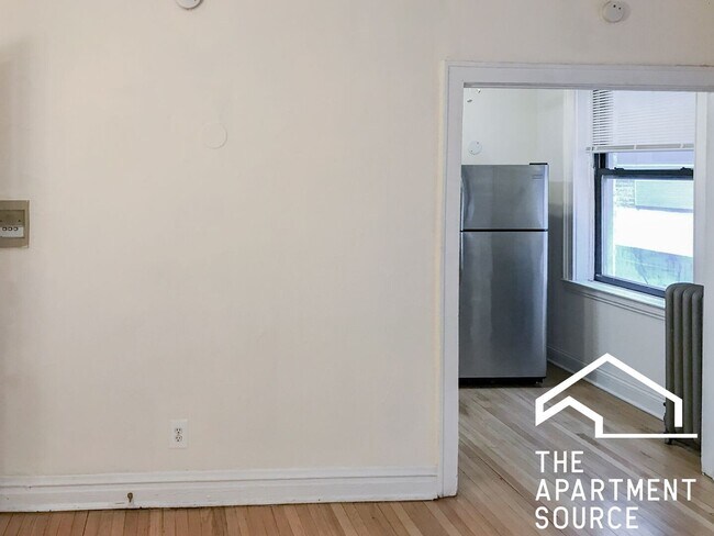 Photo - 432 W Surf St Apartment