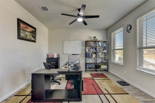 Building Photo - 222 Eagle Ford Dr