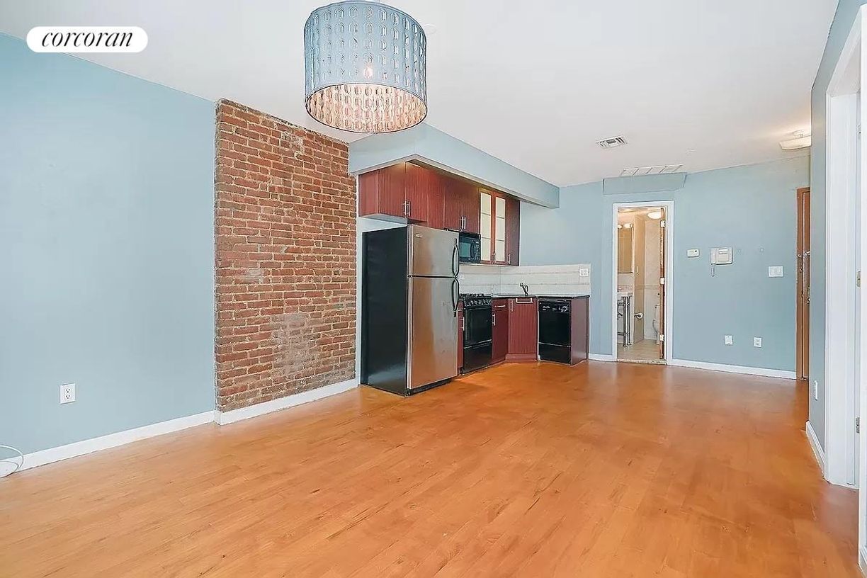 Foto principal - 2082 Frederick Douglass Blvd