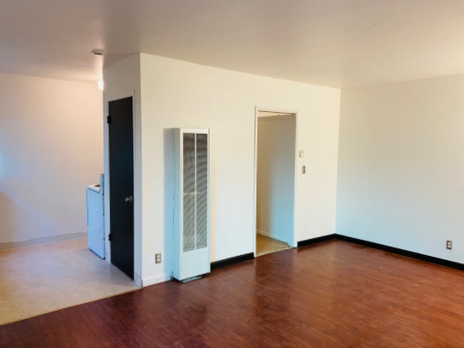 Building Photo - 1314 D St