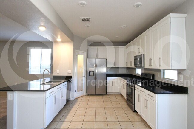 Foto del edificio - 4124 Palace Station Road