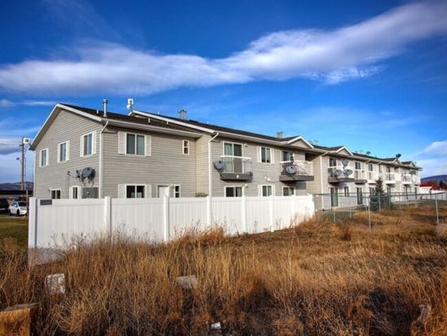 Building Photo - Kamas Cutie - $500 off 1st month rent!!