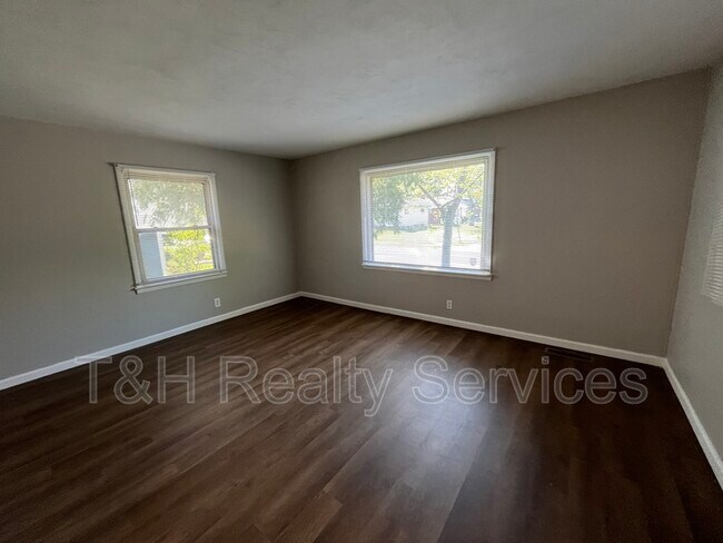 Building Photo - 8350 E 36th St