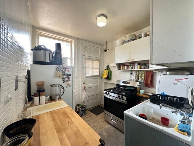 Foto del edificio - 3711 N Hoyne Ave