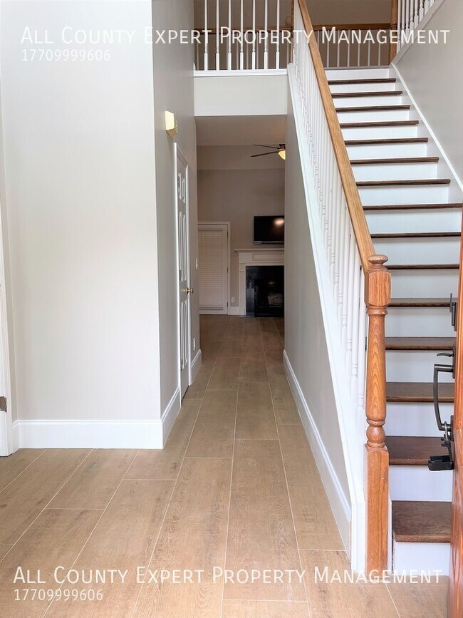 Foto del edificio - 1635 River Oak Dr