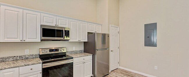 Building Photo - Del Boca Vista  6