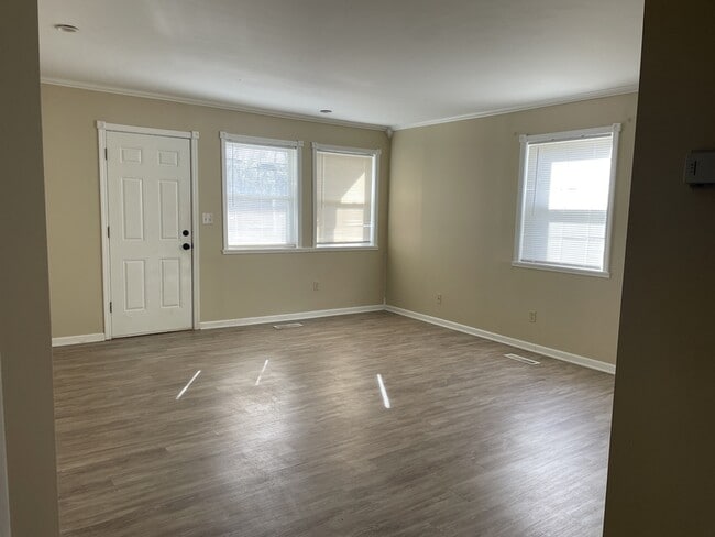 Photo - 497 S Wood Ave Apartment