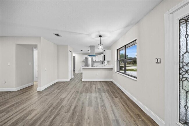 Building Photo - 21224 Quesada Ave
