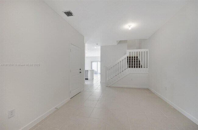 Building Photo - 2455 SE 28th St