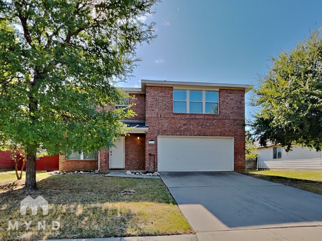 Primary Photo - 2229 Overlook Ln