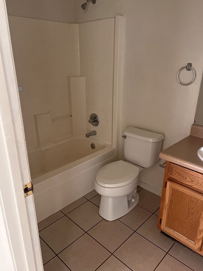 Foto del edificio - 2536 N Corinthian Garden Dr