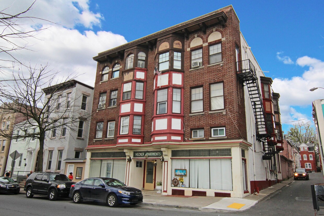 Primary Photo - 220-222 N 6th Street