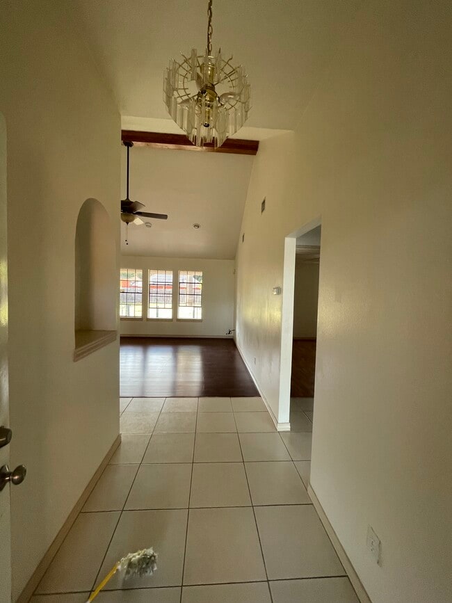Foto del edificio - 2111 E 19th St