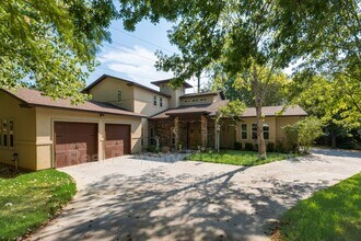Building Photo - 625 Turtledove Ln
