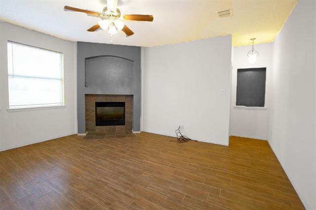 Foto del edificio - 10617 Wolfcreek Ln