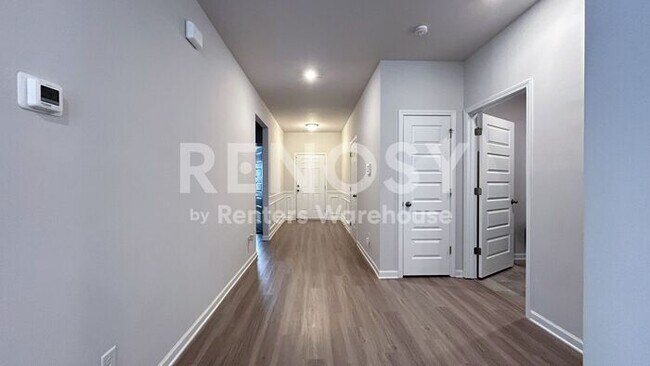 Building Photo - Stunning 3-bedroom 2-bath 1 level home
