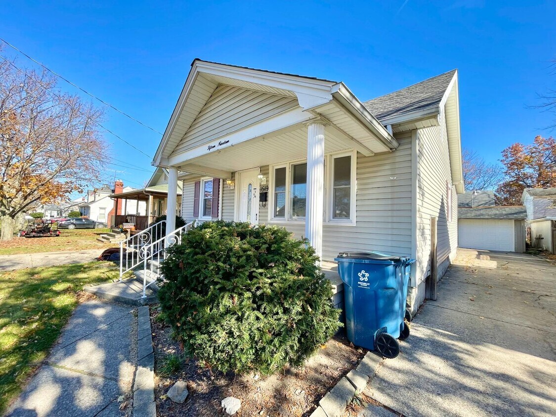 Primary Photo - 2 Bed- 1 Bath - Single Family Home in Lorain