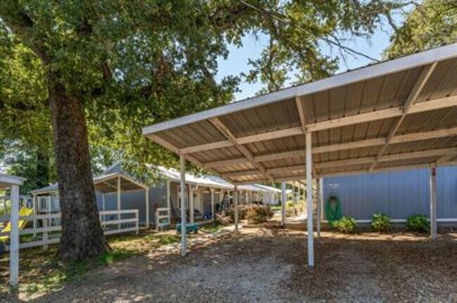 Foto del edificio - 720 Pritchett Ln