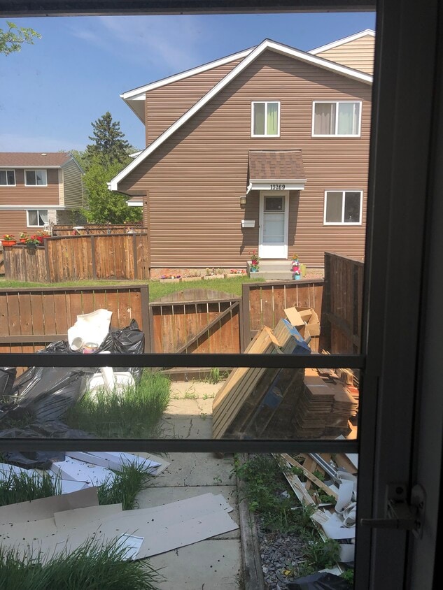 Building Photo - 13267 47 St NW