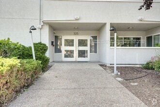 Building Photo - 325 Kitty Hawk Rd