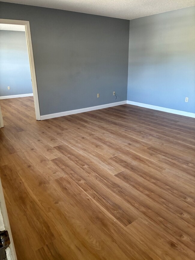 Building Photo - 158 Windtree Ln