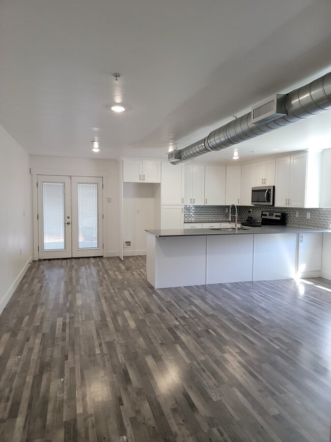 Foto del edificio - 606 W Girard Ave