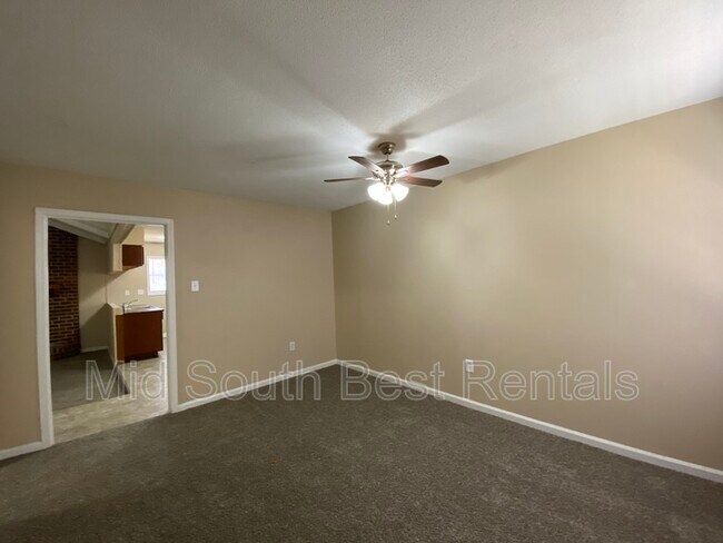 Foto del edificio - 4029 Haliburton St