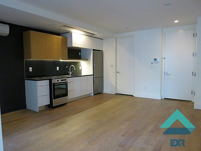 Foto principal - 822 St Johns Pl