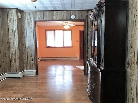 Primary Photo - 231 Alvin St