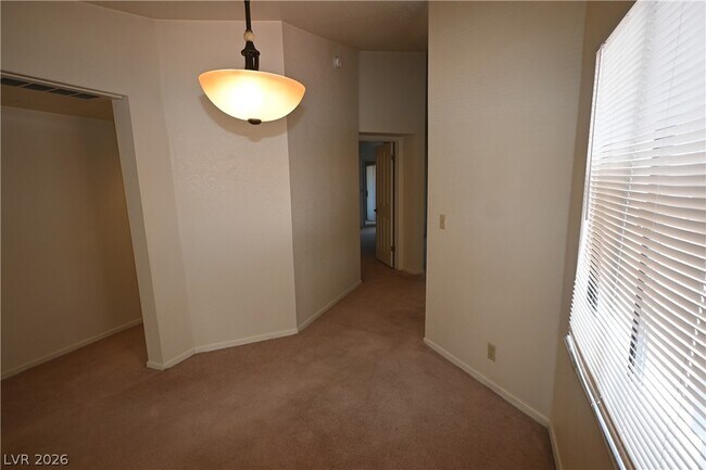 Foto del edificio - 8455 W Sahara Ave