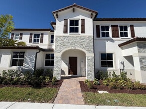 Building Photo - 2732 SE 26th Ave