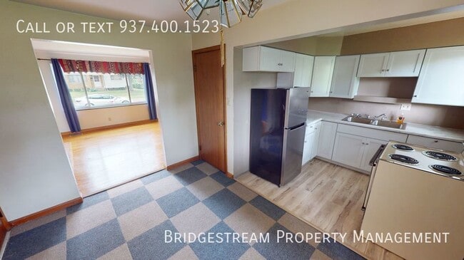 Building Photo - Beautiful 2-Story, 4 bedroom, 1 bath home ...